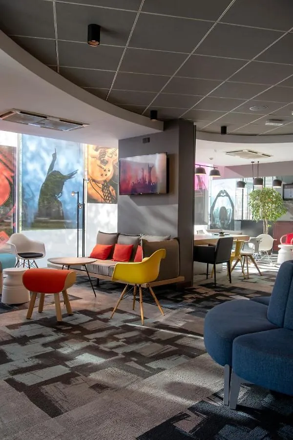 ホテル Ibis Lyon Caluire Cite Internationale カリュイール・エ・キュイール